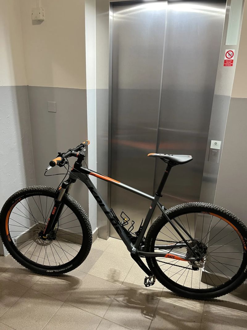 zánovní Kellys Gate 30 29”, Shimano XT, pevné osy