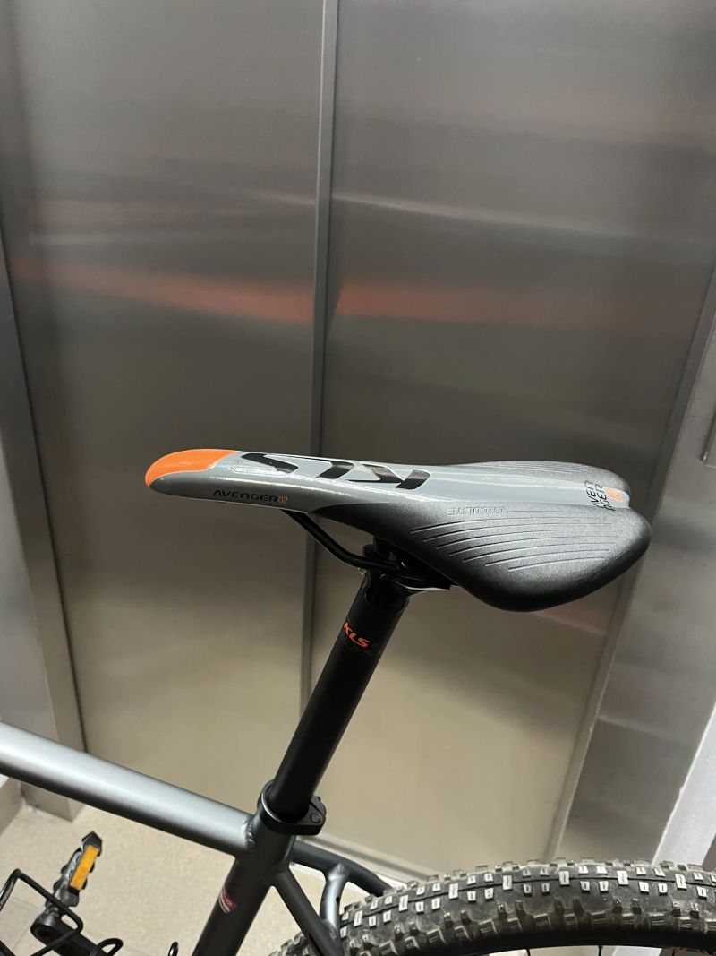 zánovní Kellys Gate 30 29”, Shimano XT, pevné osy