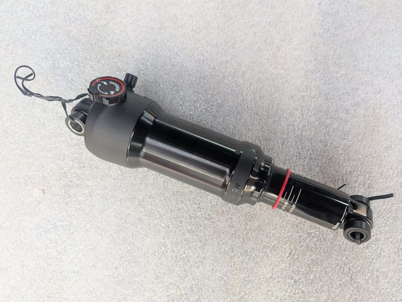 tlumič RockShox Deluxe Select 210x55 mm