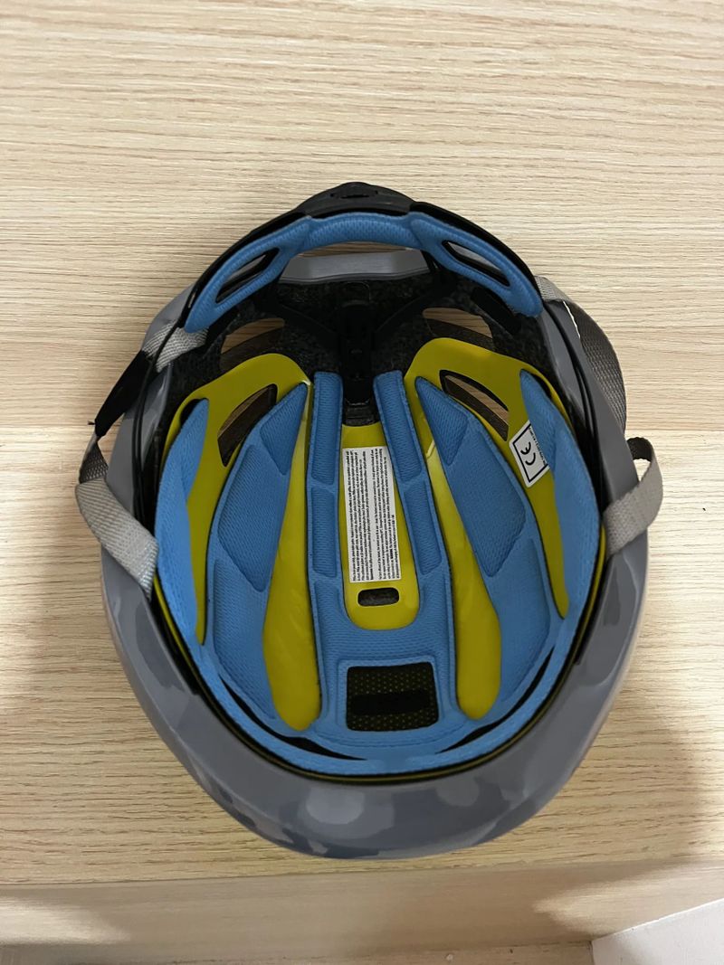 Prodám přilbu FORCE ORCA, fluo mat-šedá