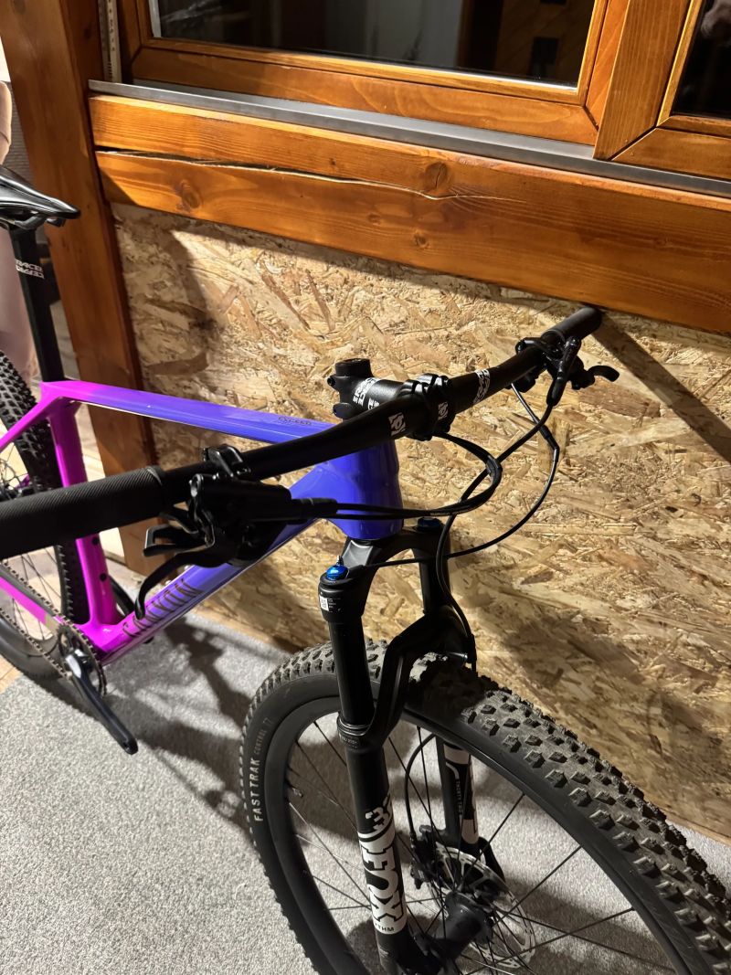 SLEVA - Canyon Exceed CF6 (KARBON KOLA) 