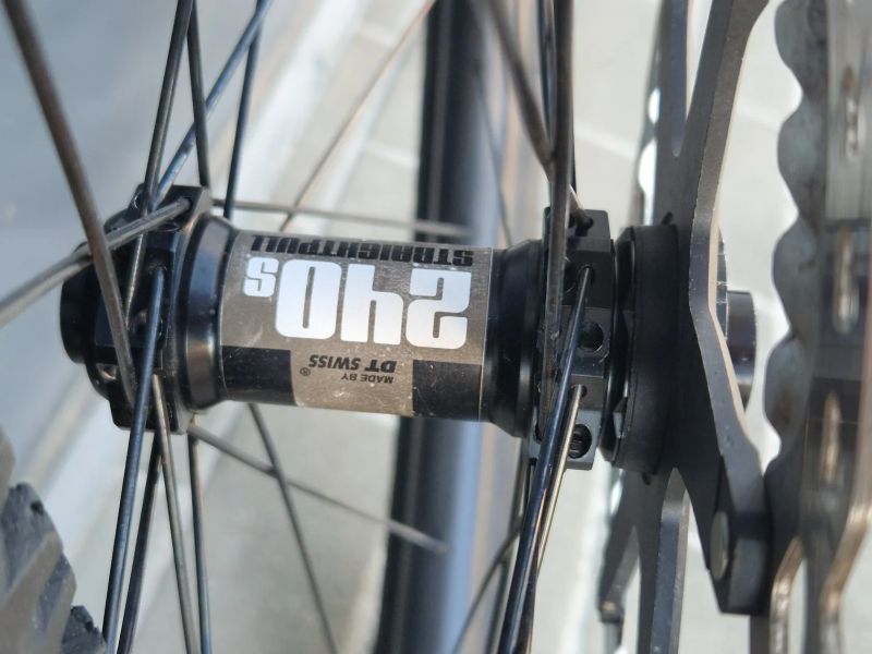 Karbonova kola Nextie + DT 240