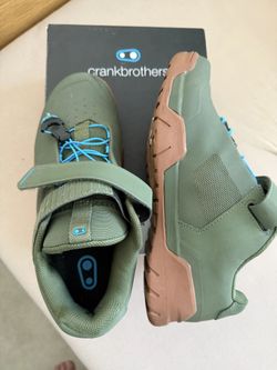 Prodám skoro nejeté tretry