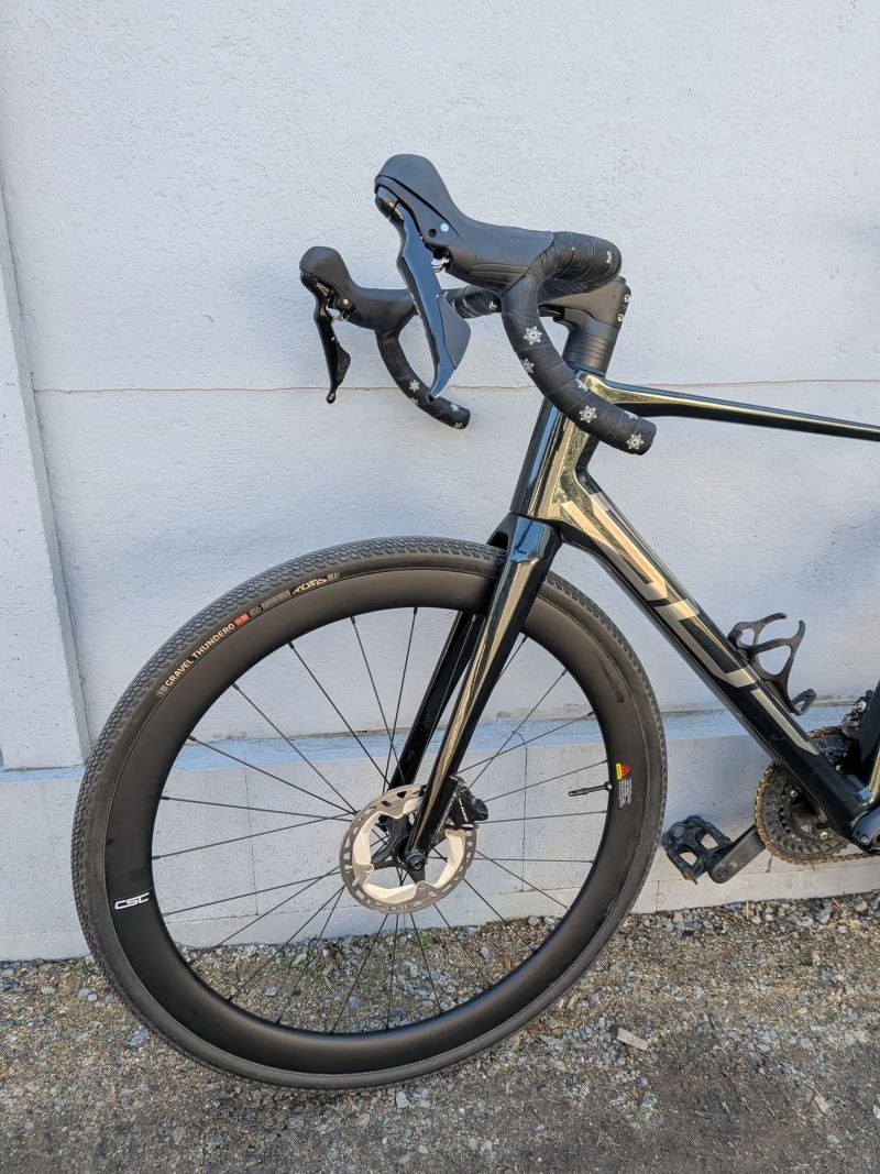 Superior X-ROAD Team Comp (vel. L) – Karbonová kola CSC – V ZÁRUCE