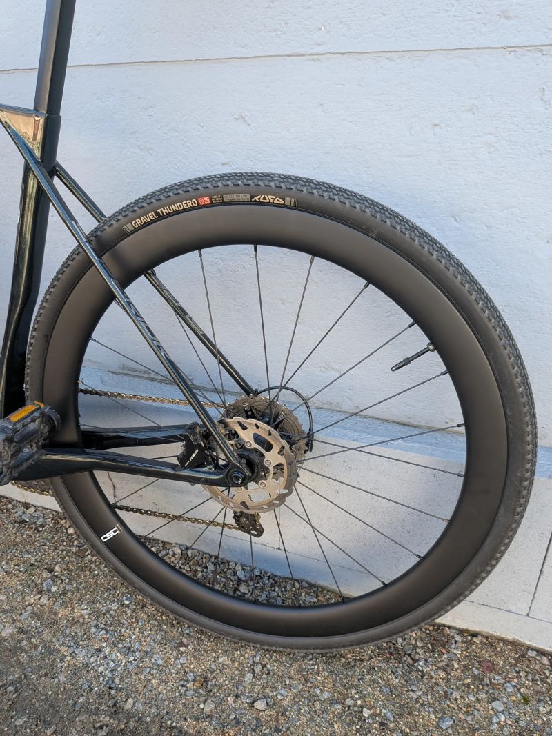 Superior X-ROAD Team Comp (vel. L) – Karbonová kola CSC – V ZÁRUCE