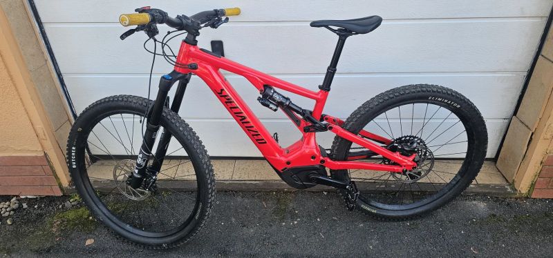 Specialized Turbo Levo Comp 2022 pouze 900km a18.cyklů baterie velikost S3 165-180cm