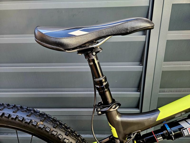 (53) Celoodpružené kolo Haro Air 27,5"