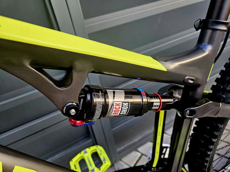 (53) Celoodpružené kolo Haro Air 27,5"