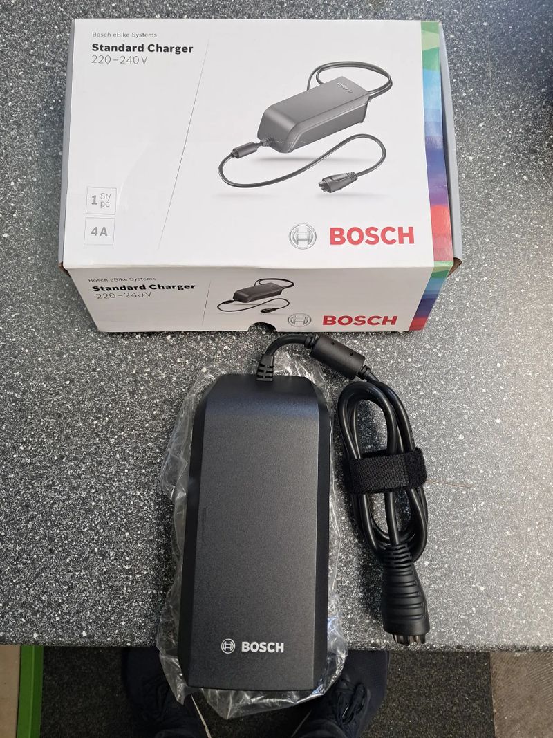 Nabíječka bosch 4A 