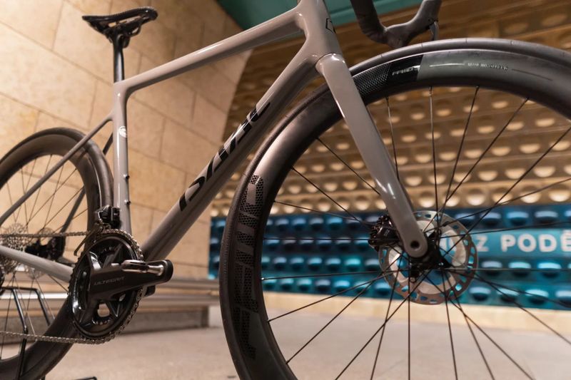 ISAAC Element, Ultegra Di2, FFWD Ryot 55, vel. 56 (nové kolo)