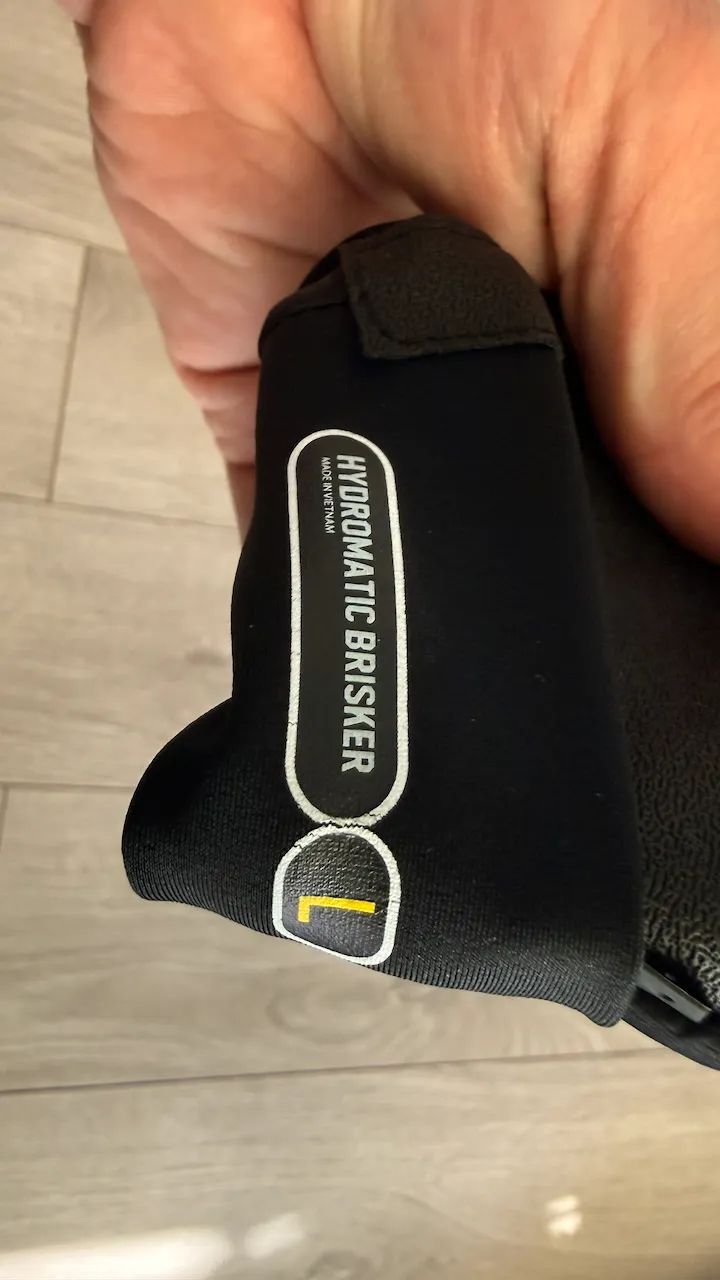 100% Hydromatic Brisker pánské rukavice Black