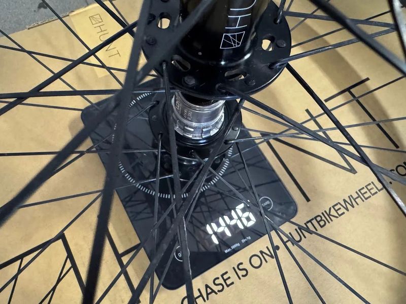 HUNT 650B Adventure Carbon Disc Wheelset Gravel