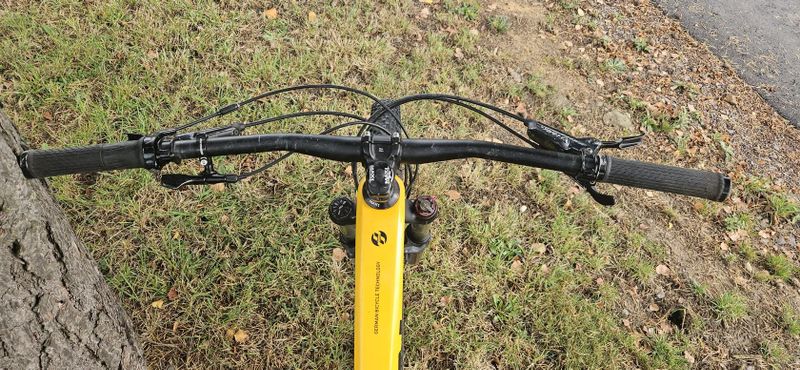 Prodám Ghost SLAMR X9 LC 2017, vel. M, 27,5" – karbon