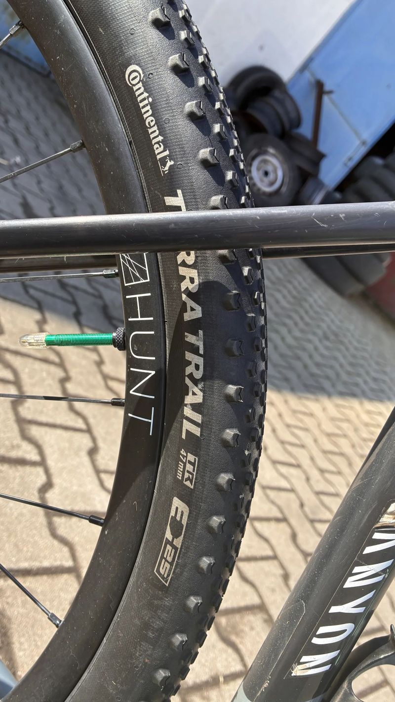 Kola HUNT 27,5 + pláště + kotouče 160 mm