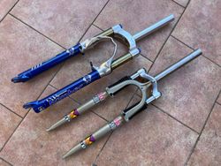 Odpružená vidlice Marzocchi Bomber Atom 80, Rock Shox Mag21 