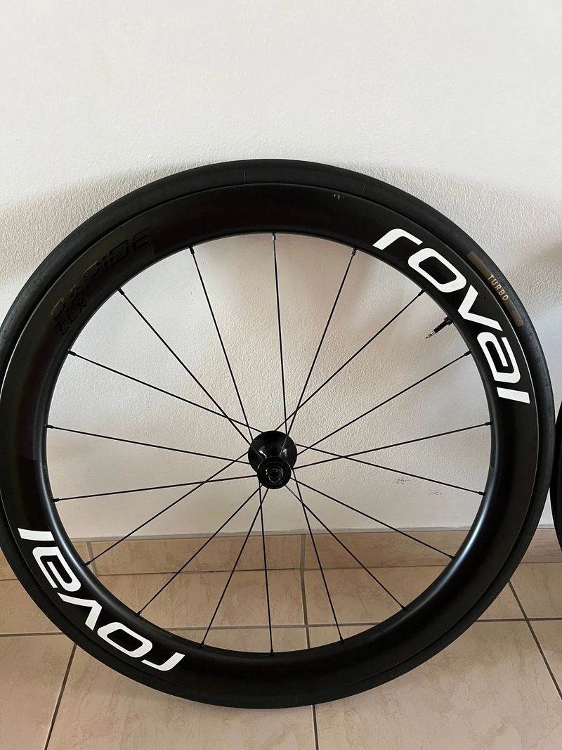 Zapletené kola Roval Rapide CLX II 