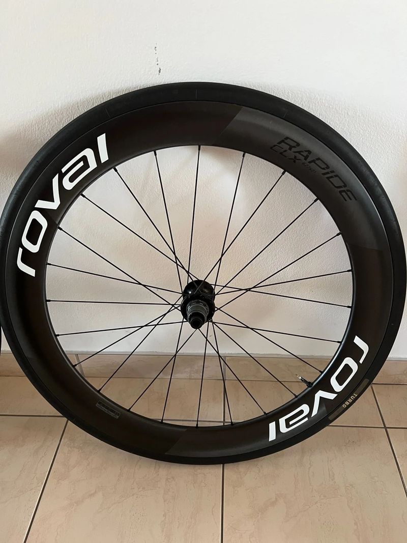 Zapletené kola Roval Rapide CLX II 