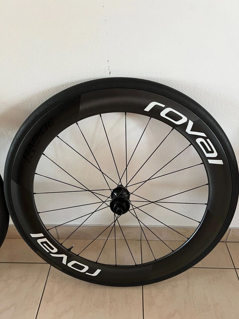 Zapletené kola Roval Rapide CLX II 