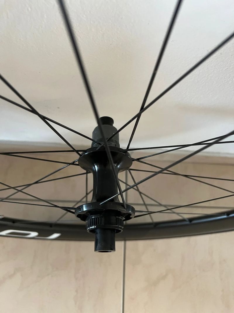 Zapletené kola Roval Rapide CLX II 