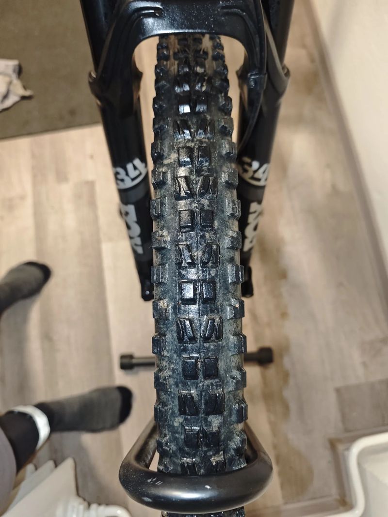 Ghost RIOT TRAIL ESSENTIAL