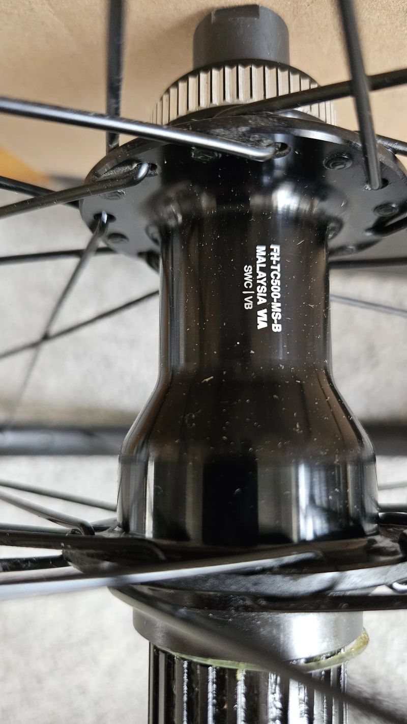 Nová zapletená kola: 29" Shimano SHL28OS z carbon kola BMC