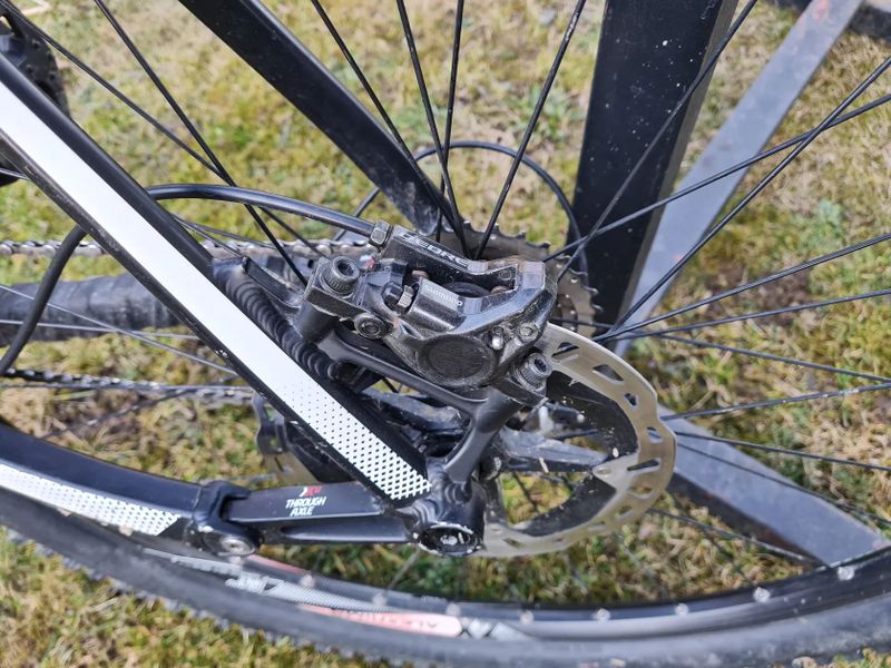 Celoodpružené kolo CUBE