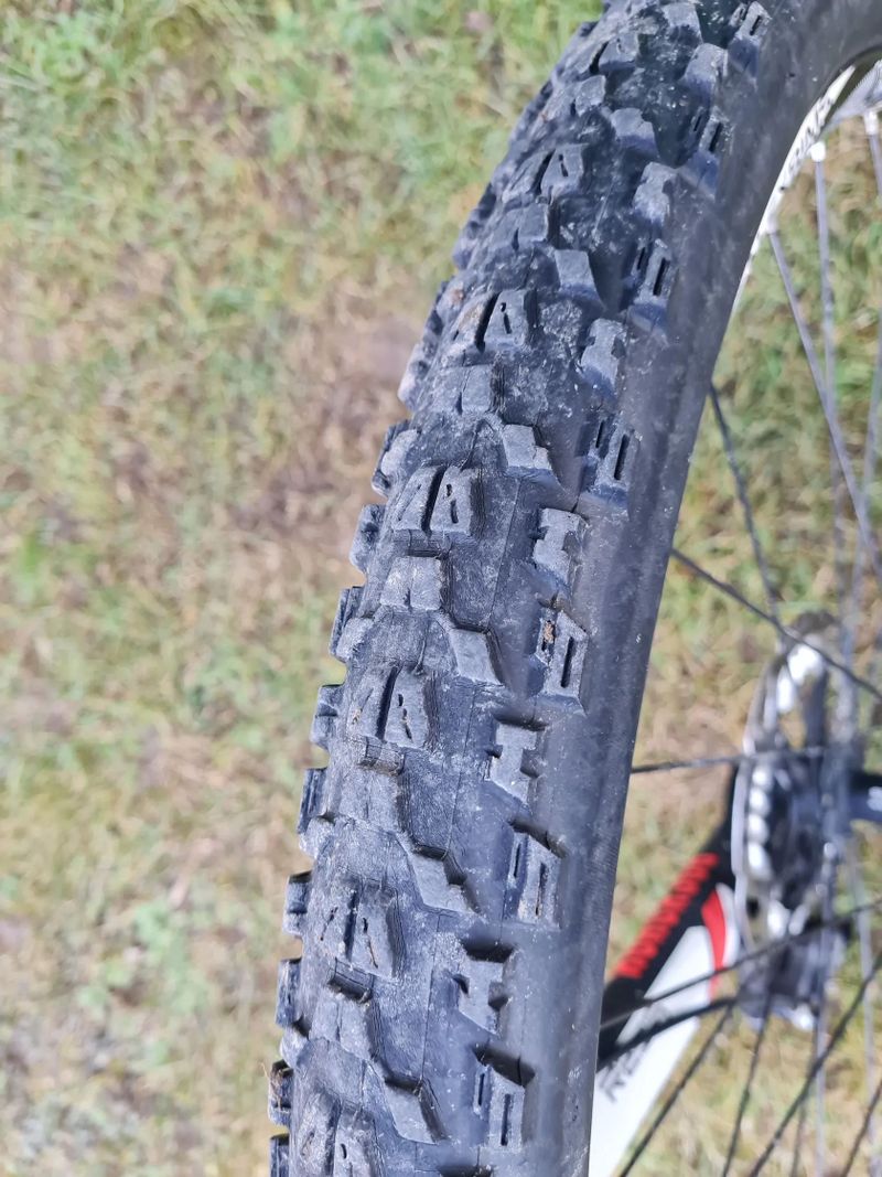 Celoodpružené kolo CUBE