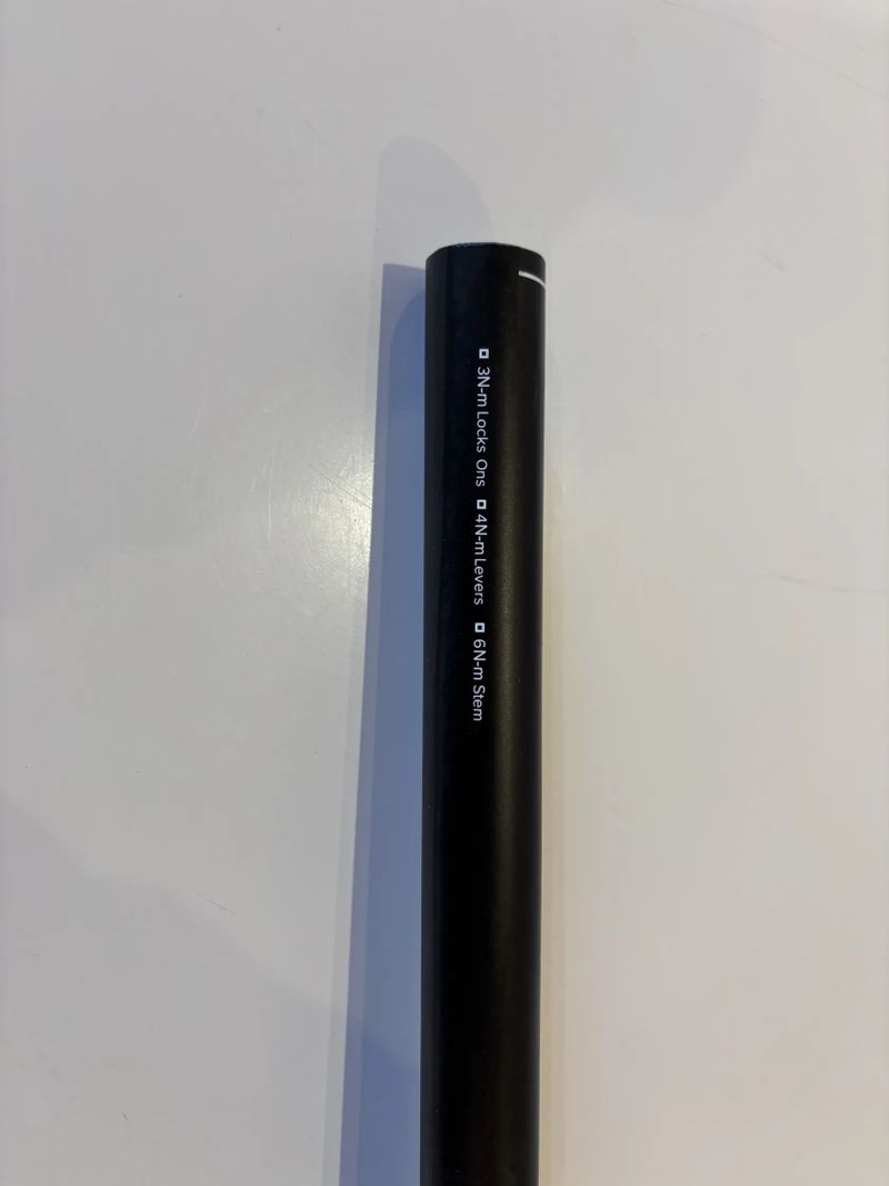 Řídítka Burgtec Ride Wide Enduro Carbon 35 20 mm Riser Handlebars