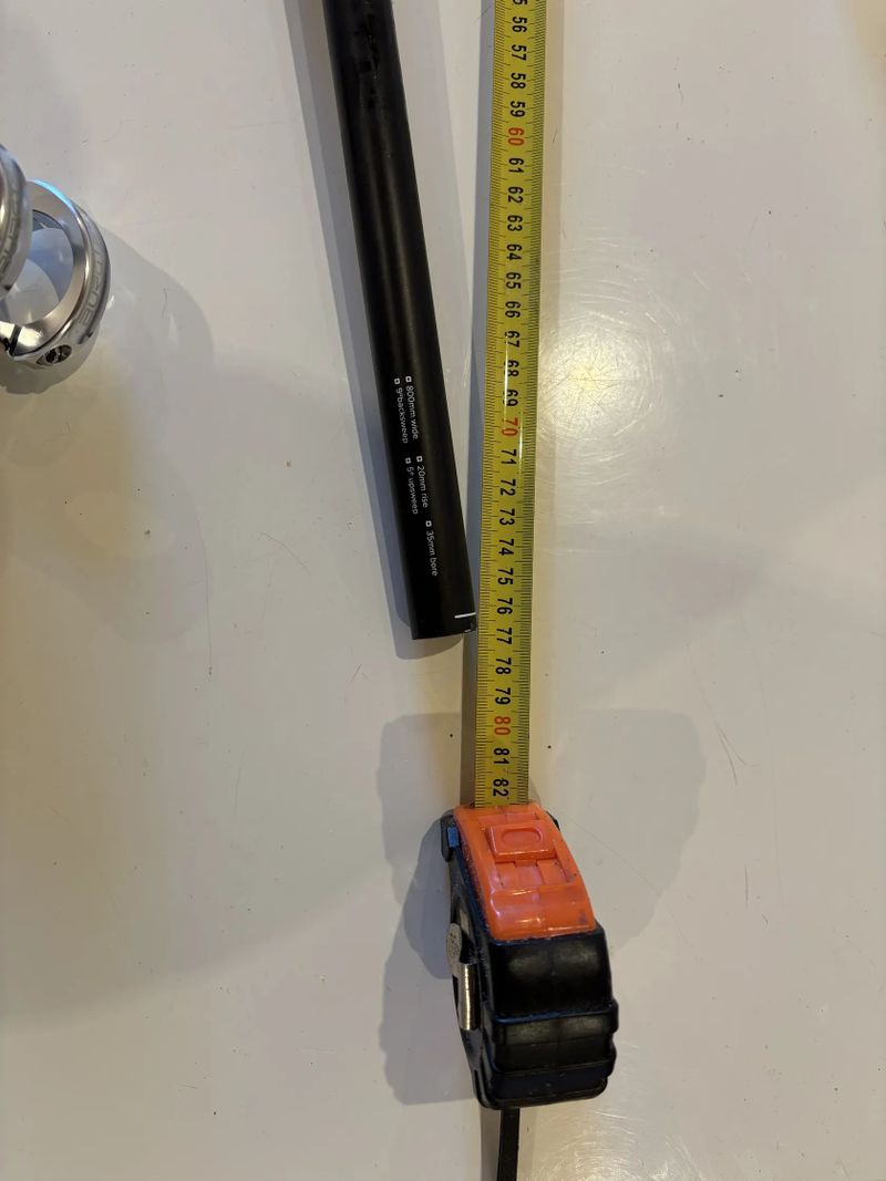 Řídítka Burgtec Ride Wide Enduro Carbon 35 20 mm Riser Handlebars