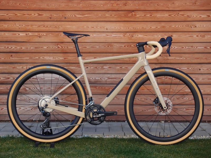 Carbon Gravel Custom Cappuccino 2026, GRX 810 2x11, M/L (175-185cm), 8kg