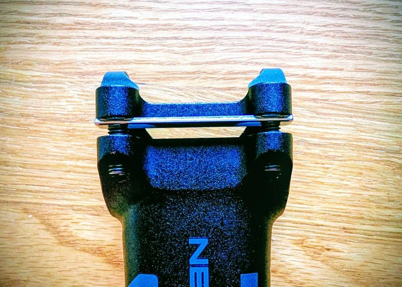 Ultralight predstavec Newmen SL 318.2 90mm