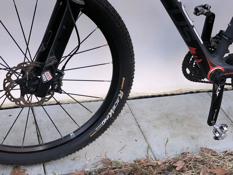 Focus RAVEN, carbon, 26”