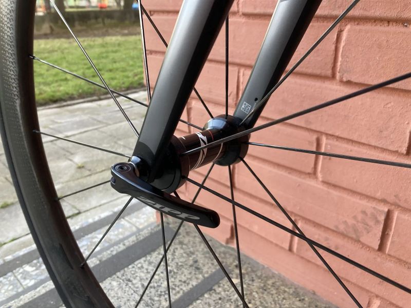 Canyon Ultimate, Shimano Dura-Ace, Zipp 404 Firecrest