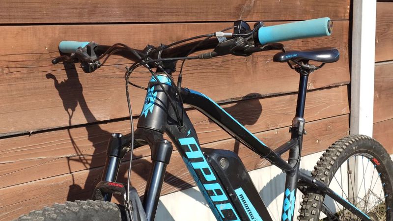 Elektrokolo Apache Hawk MX