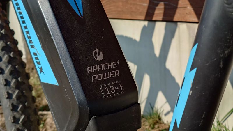 Elektrokolo Apache Hawk MX