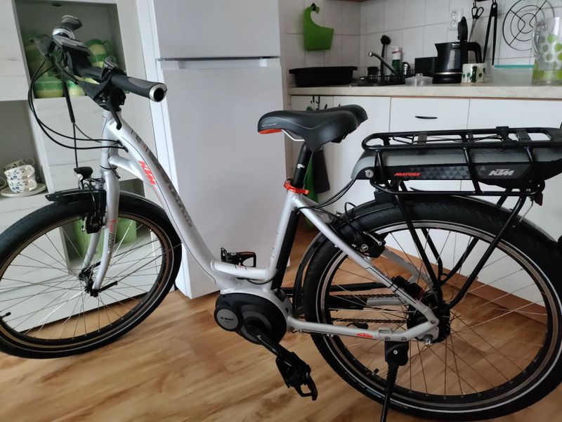 KTM Městské dámské elektrokolo