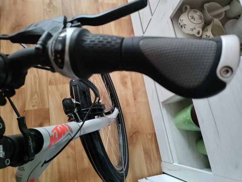 KTM Městské dámské elektrokolo