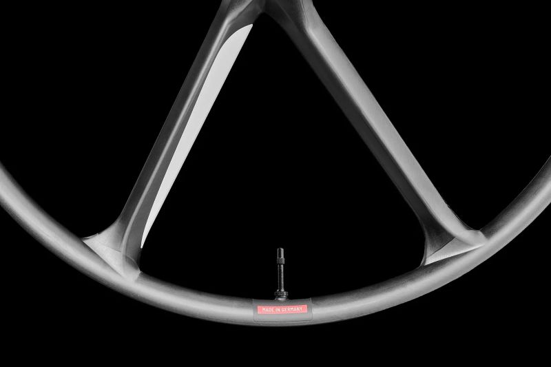 Nová karbonová MTB kola BIKE AHEAD BITURBO 