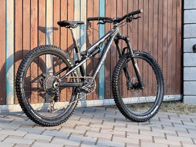 Transition Ripcord 24", celoodpružené, 13 kg