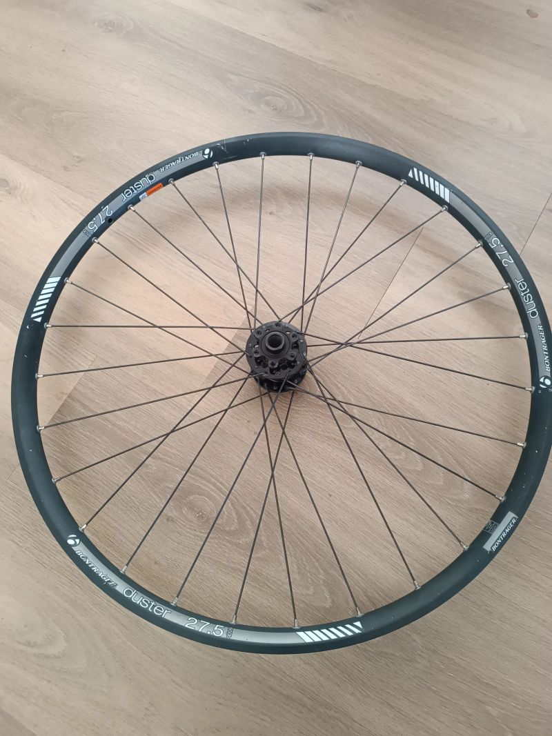 Zapletené kolo Bontrager Duster 27,5/650B