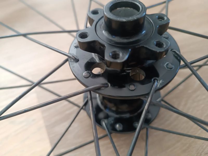 Zapletené kolo Bontrager Duster 27,5/650B