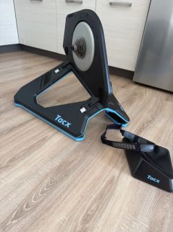 Tacx Neo 2T Smart Promotional Bundle