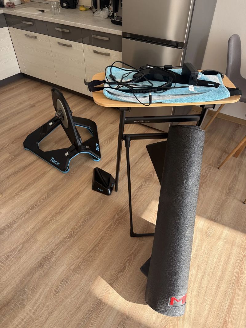 Tacx Neo 2T Smart Promotional Bundle