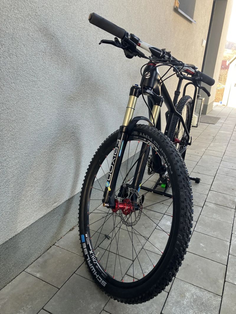 Juniorské karbonové kolo s teleskopkou