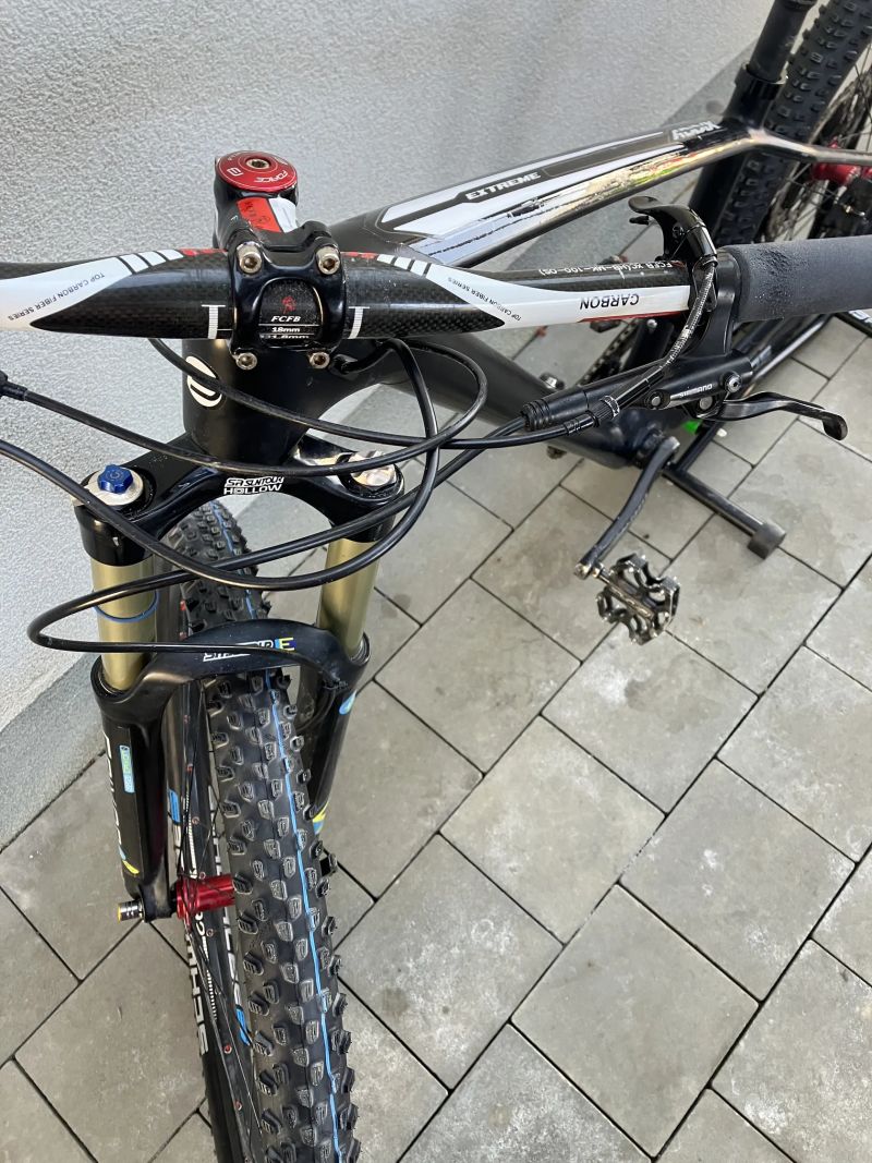 Juniorské karbonové kolo s teleskopkou