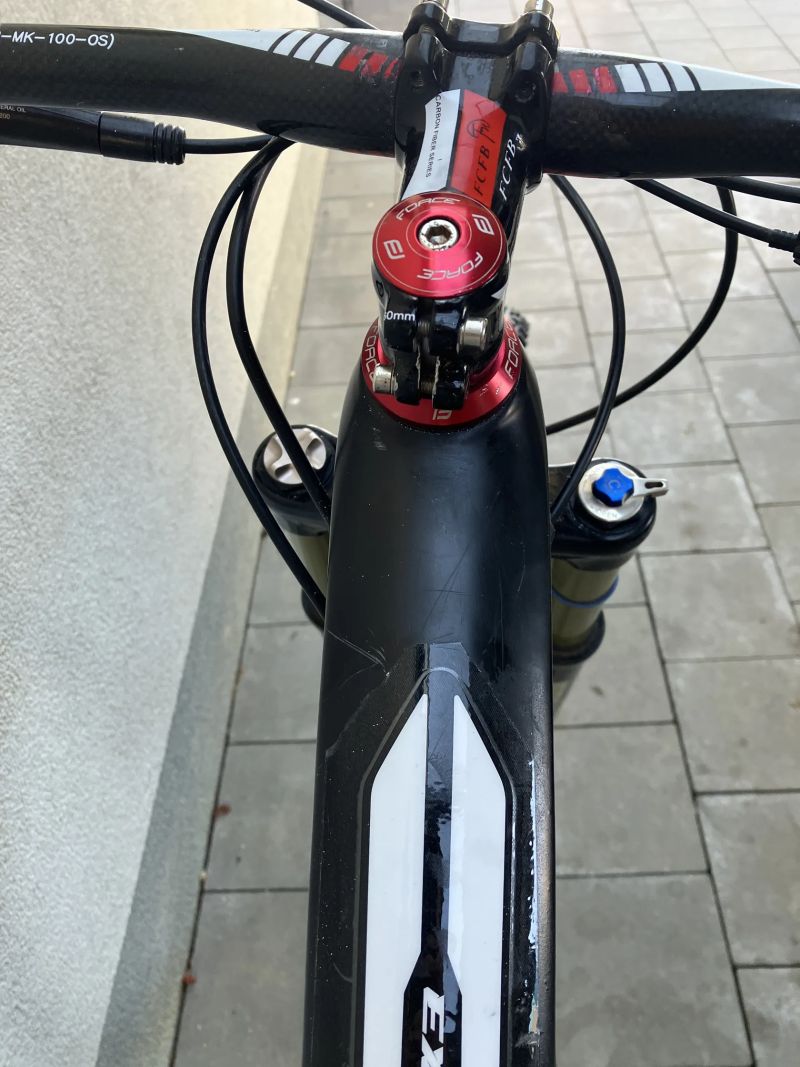 Juniorské karbonové kolo s teleskopkou