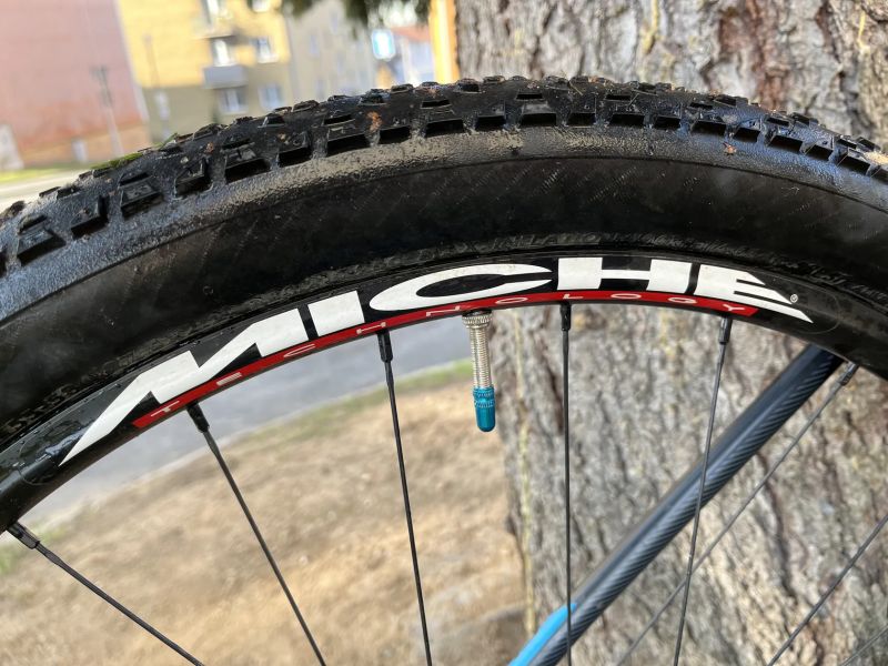 Závodní kolo 27,5 S