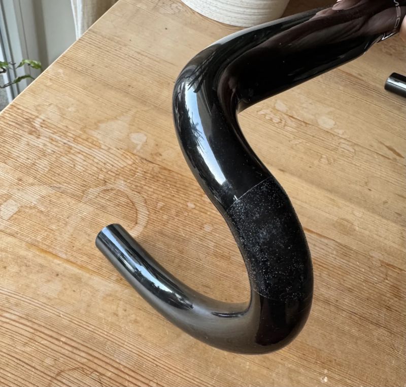 Thomson Carbon Road Bar Aero karbonová silniční řídítka.