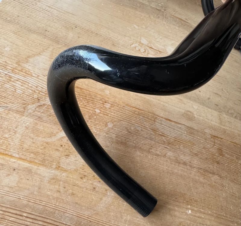 Thomson Carbon Road Bar Aero karbonová silniční řídítka.