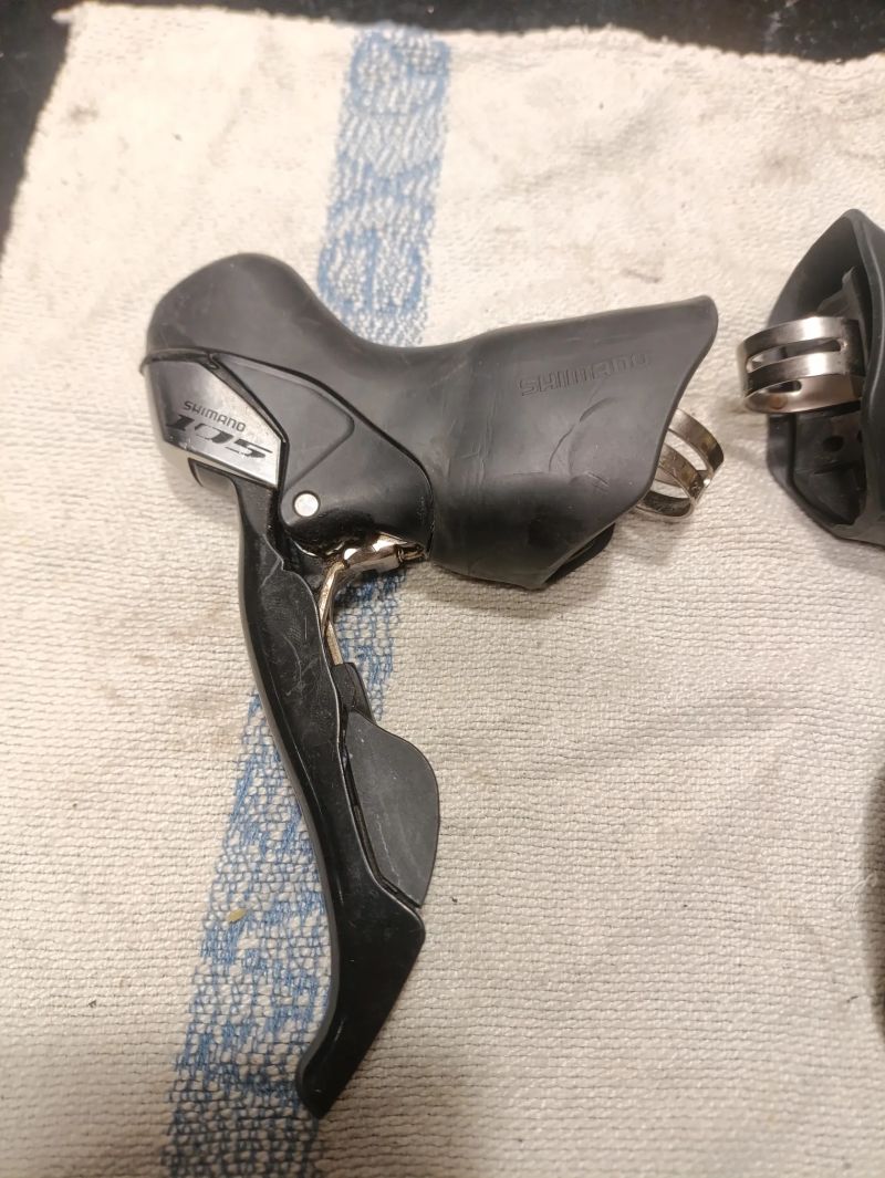 Řadící a brzdové páky Shimano 105 ST 5700